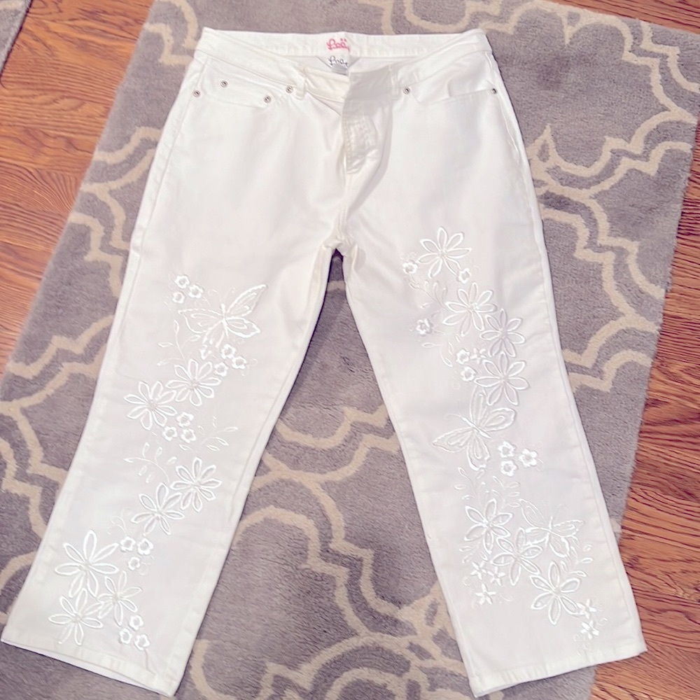 White cropped denim jeans